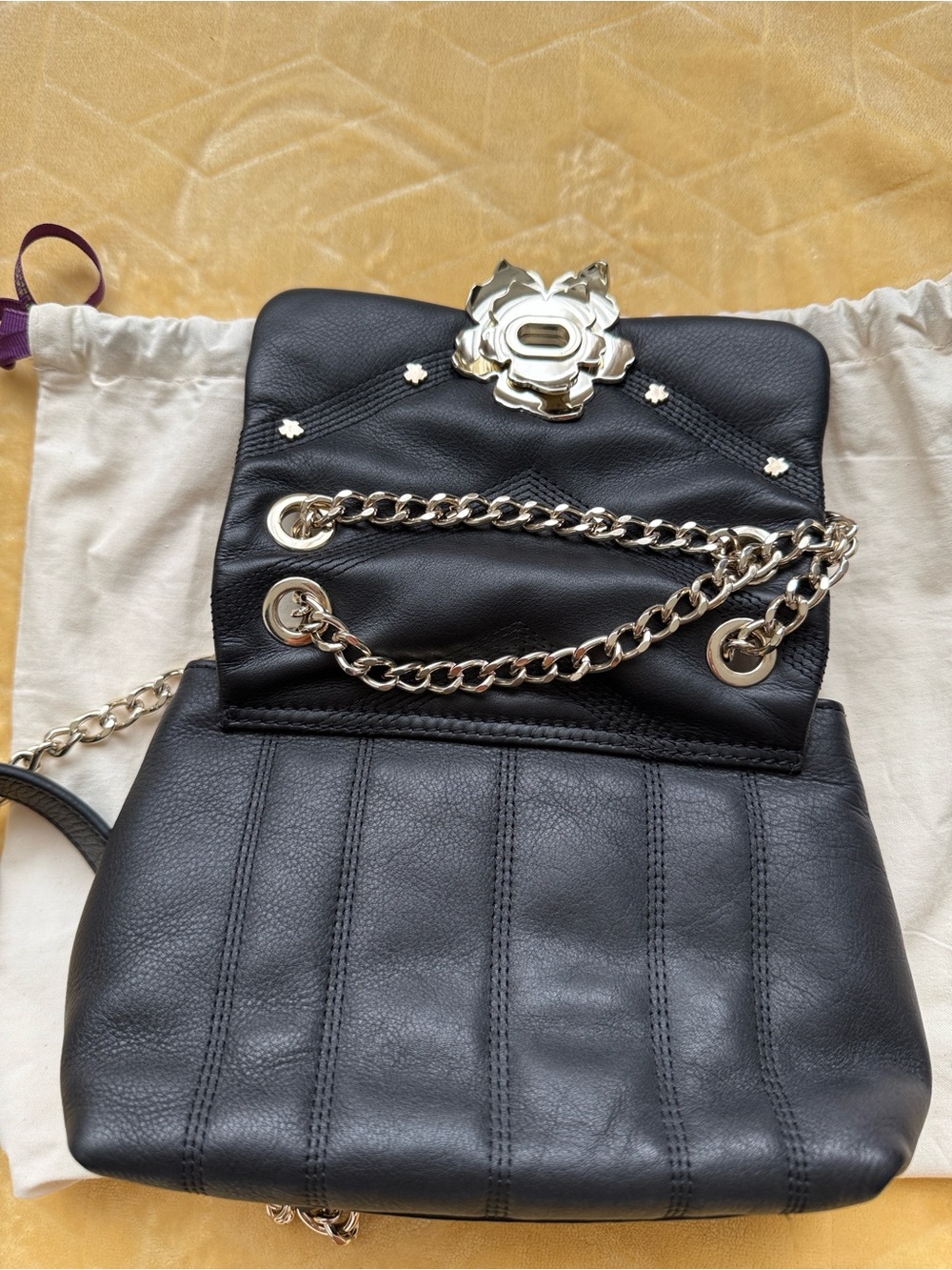 Ted Baker Black Leather Shoulder Bag with Gold Floral Turn-Lock - Picture 5 of 10